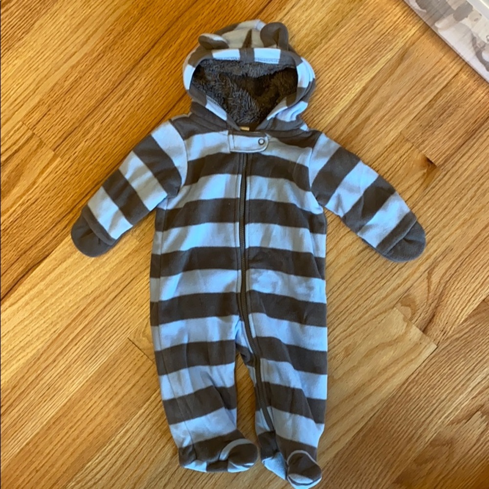 Baby boy fleece one piece w/mittens & feet EUC